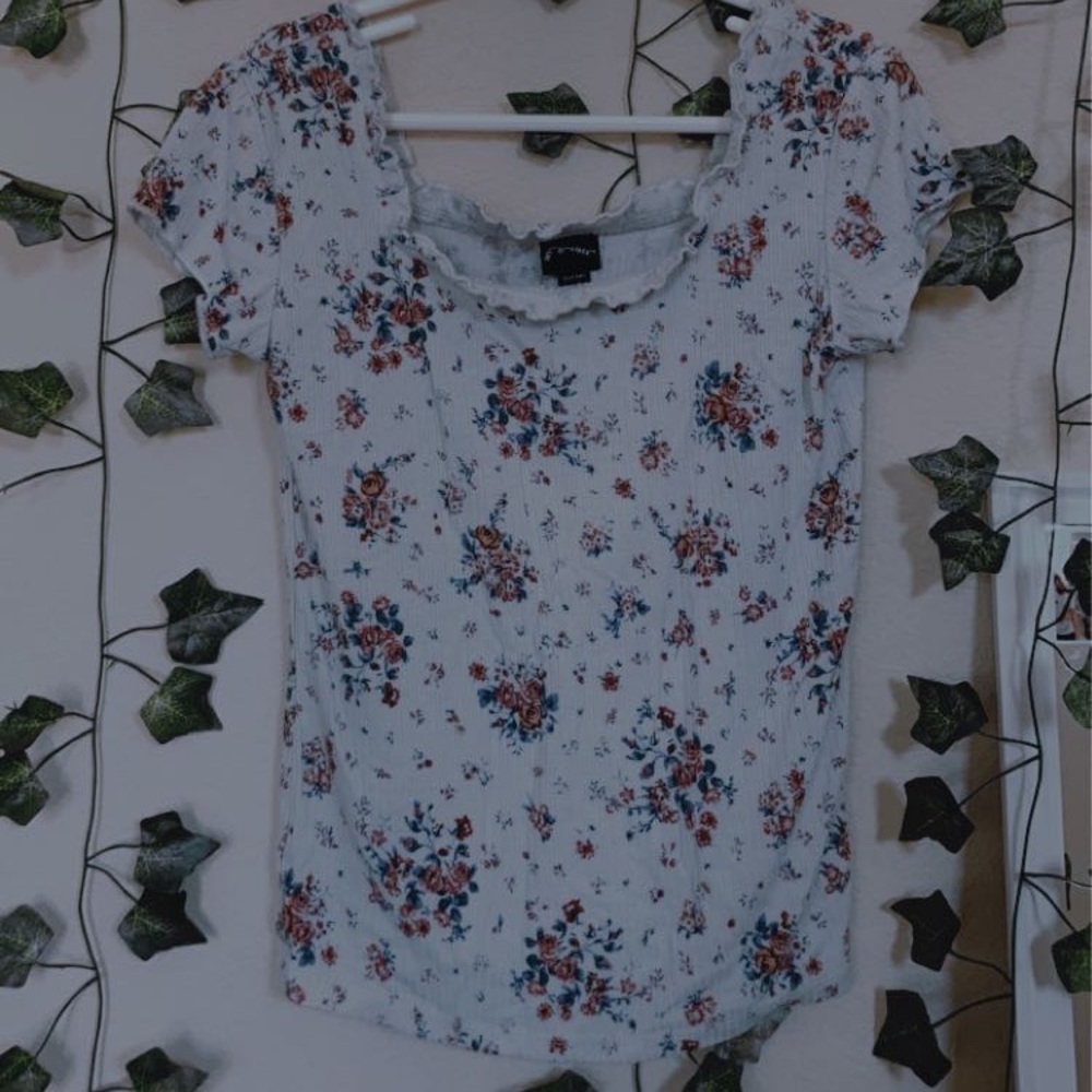 floral ruffle top